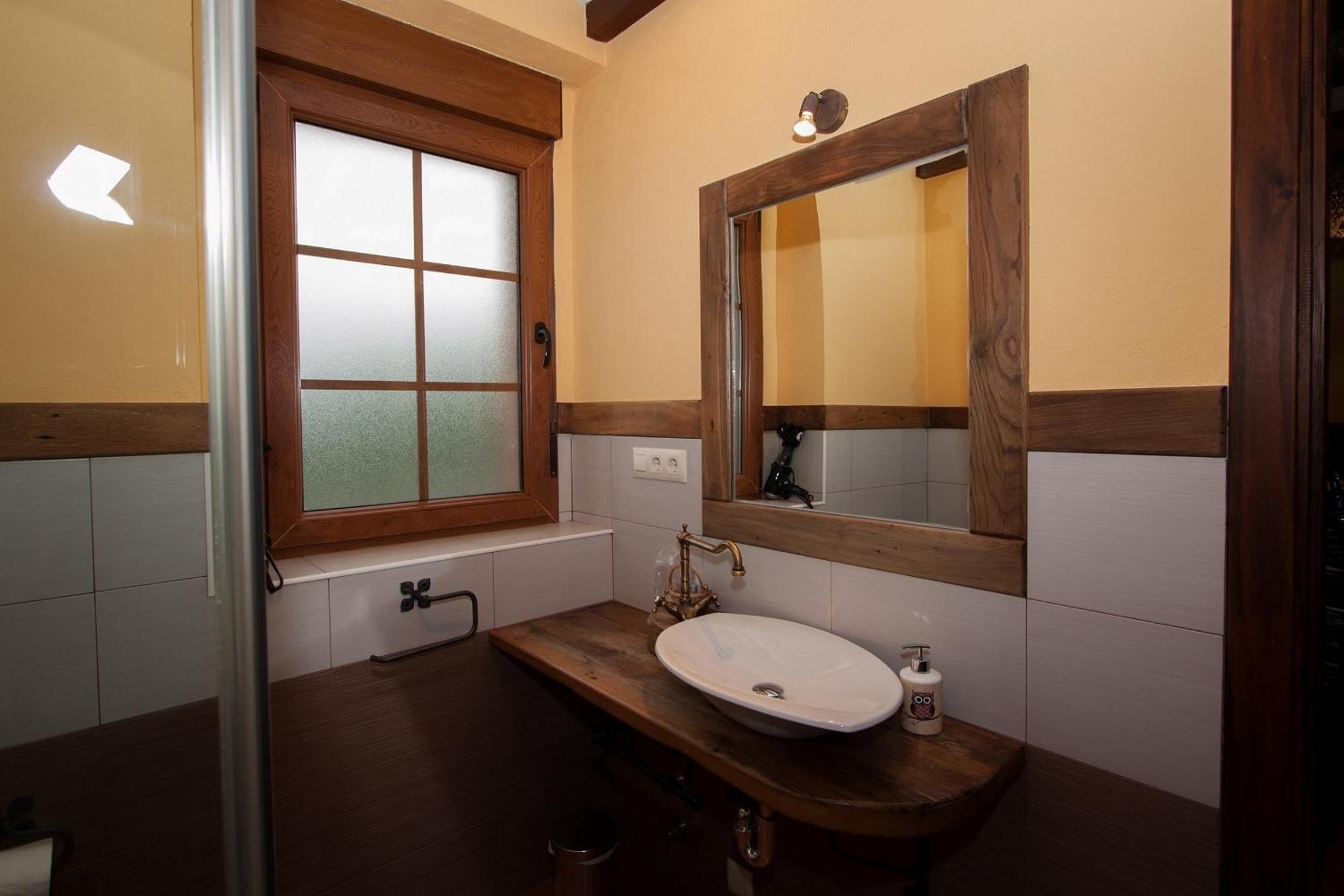 El Conventu Del Asturcon Guest House Lago  ภายนอก รูปภาพ